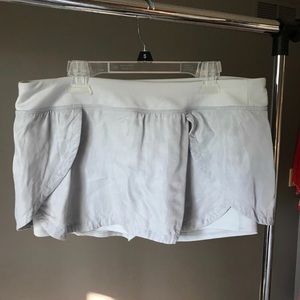 Light gray Athleta petal skort